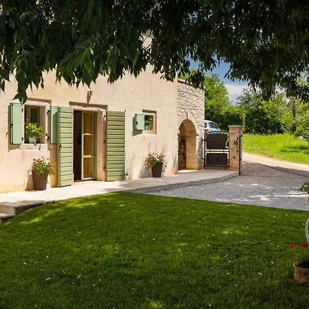 Rustic Zvonar With Pool In Motovun * Rakotule