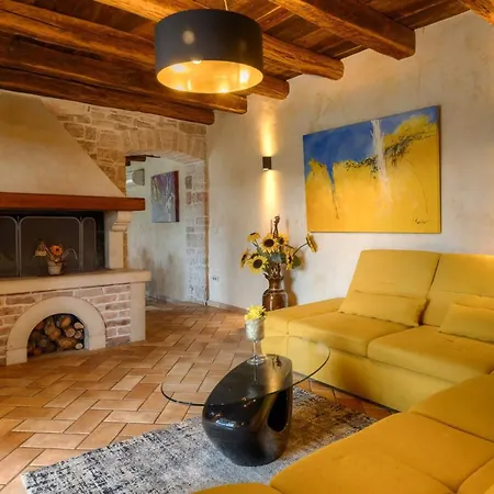 Rustic Zvonar With Pool In Motovun * Rakotule
