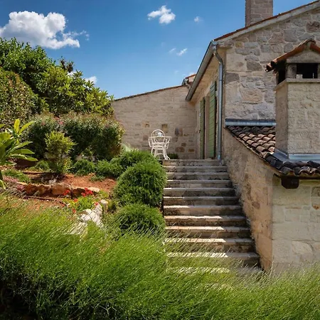 Rustic Zvonar With Pool In Motovun *