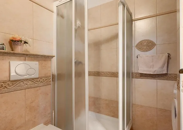 Villa Rustic Zvonar With Pool In Motovun
