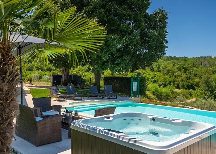 Rustic Zvonar With Pool In Motovun Rakotule