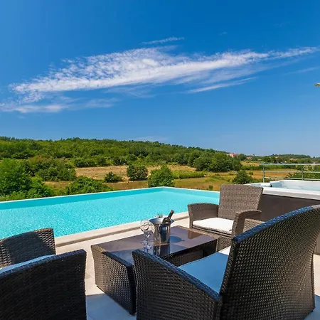 Rustic Zvonar With Pool In Motovun Rakotule