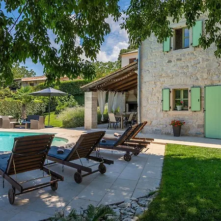 Rustic Zvonar With Pool In Motovun *