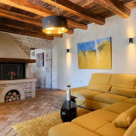 Rustic Zvonar With Pool In Motovun
