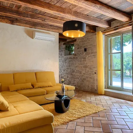 Rustic Zvonar With Pool In Motovun