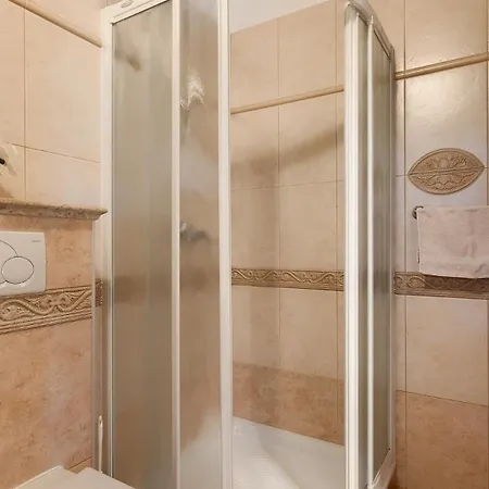 Villa Rustic Zvonar With Pool In Motovun