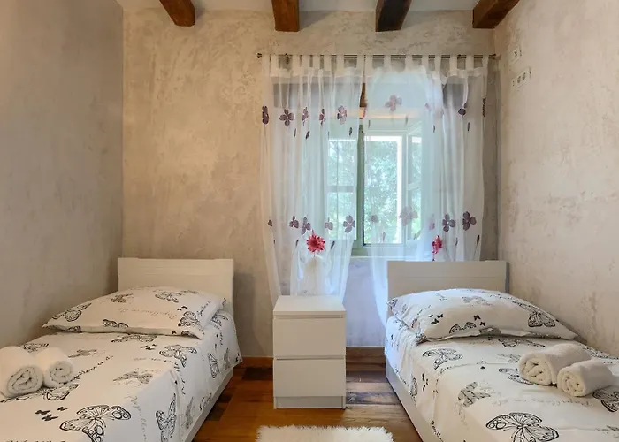 Rustic Zvonar With Pool In Motovun